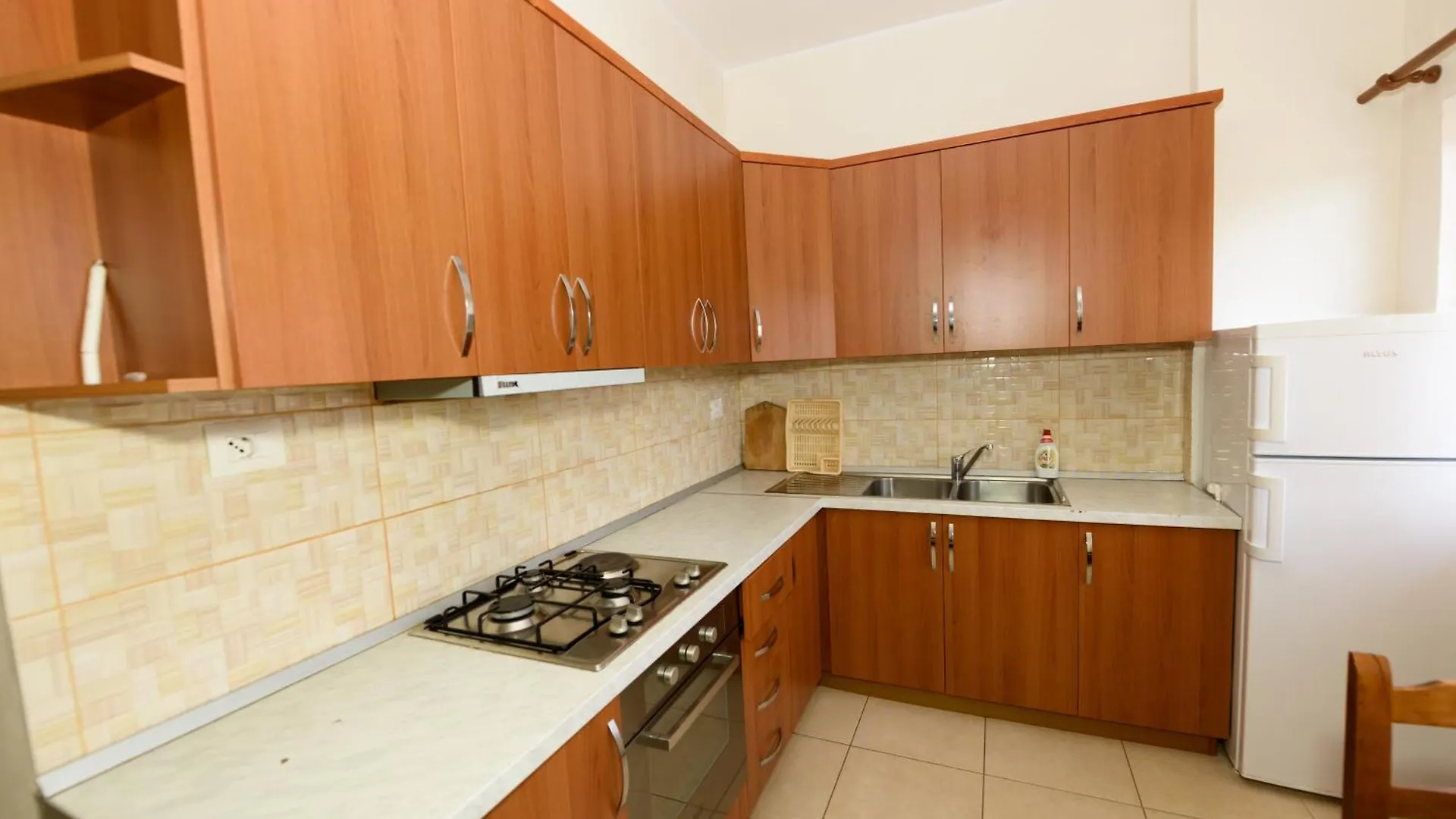 Vasili'S Family Apartments Himare Albania