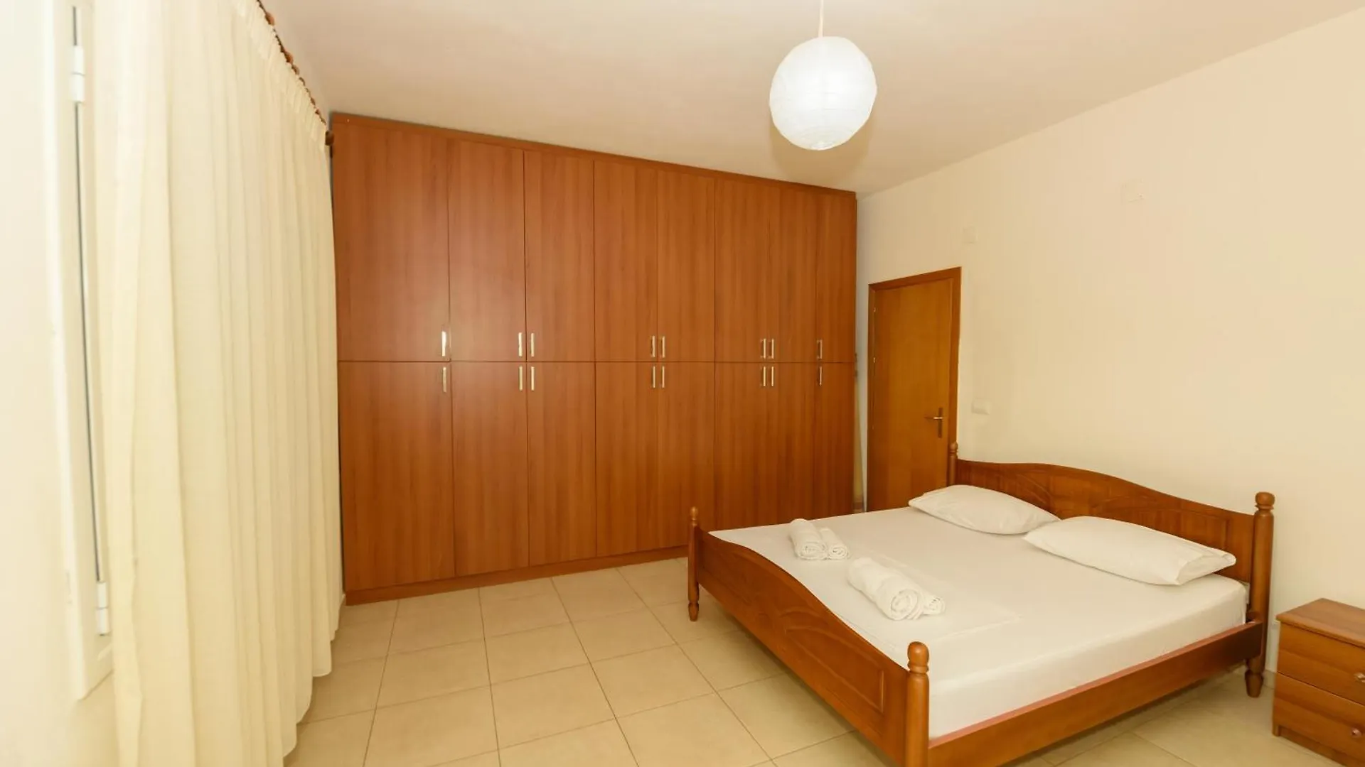 Vasili'S Family Apartments Himare