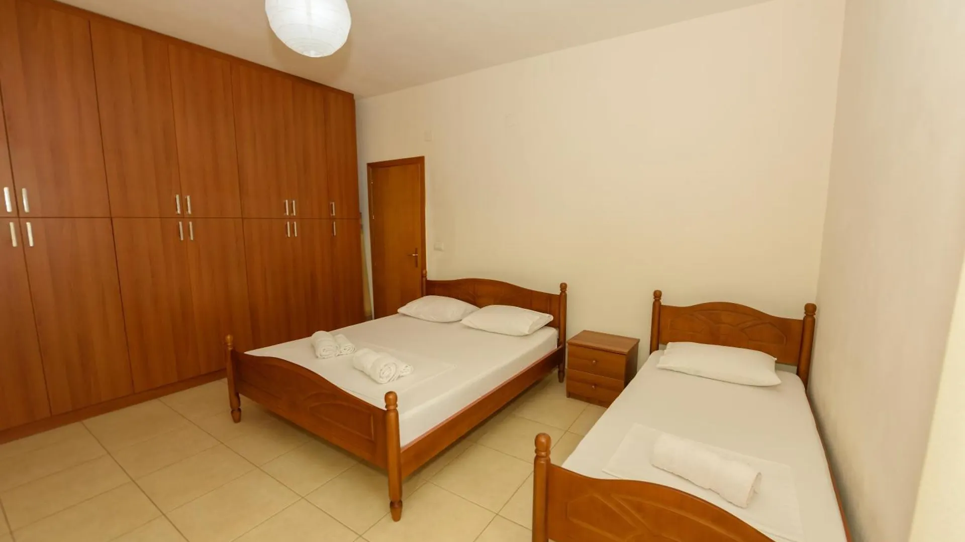 Vasili'S Family Apartments Himare
