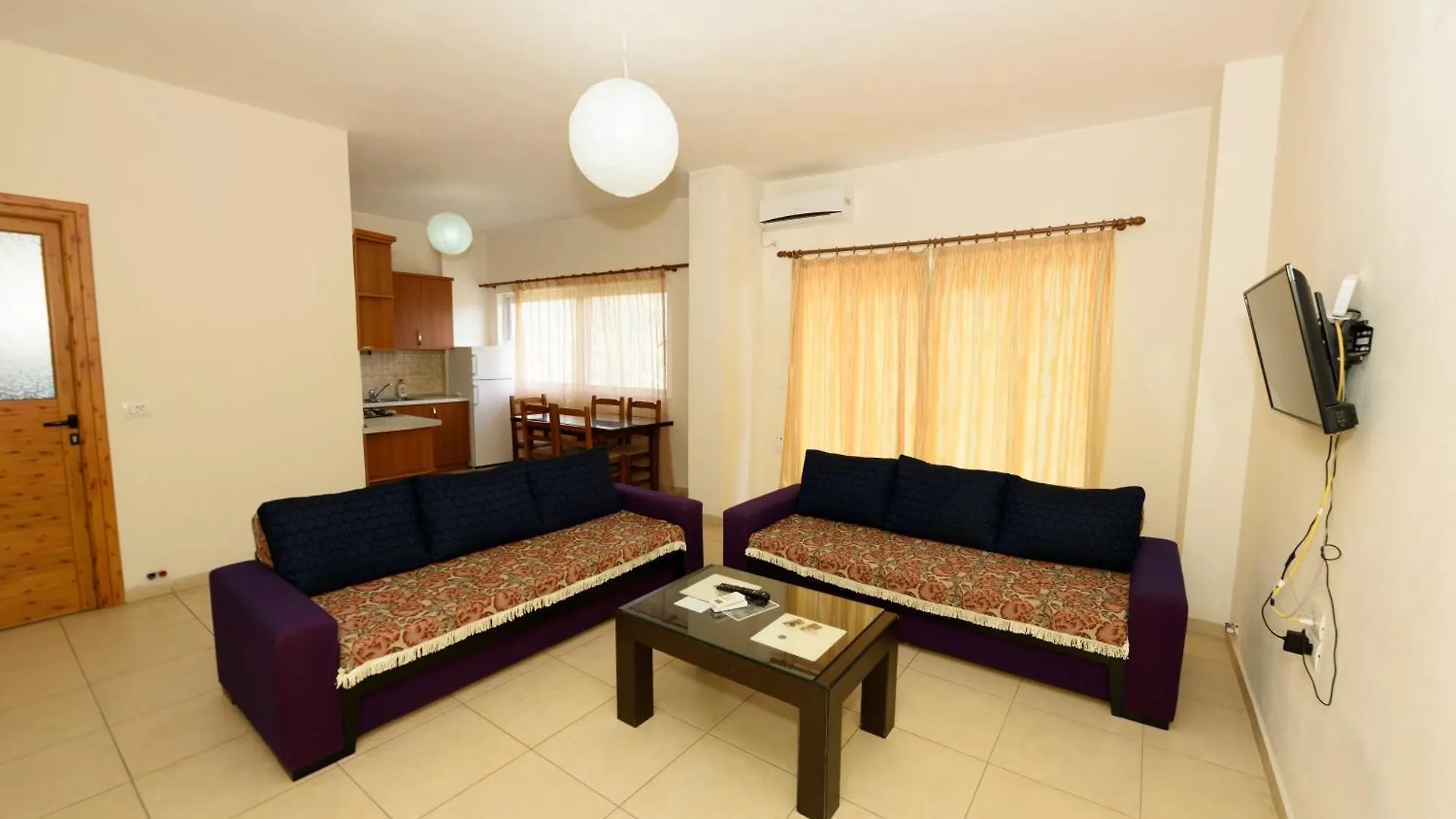 Vasili'S Family Apartments Himare
